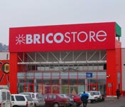 Bricostore világító tábla